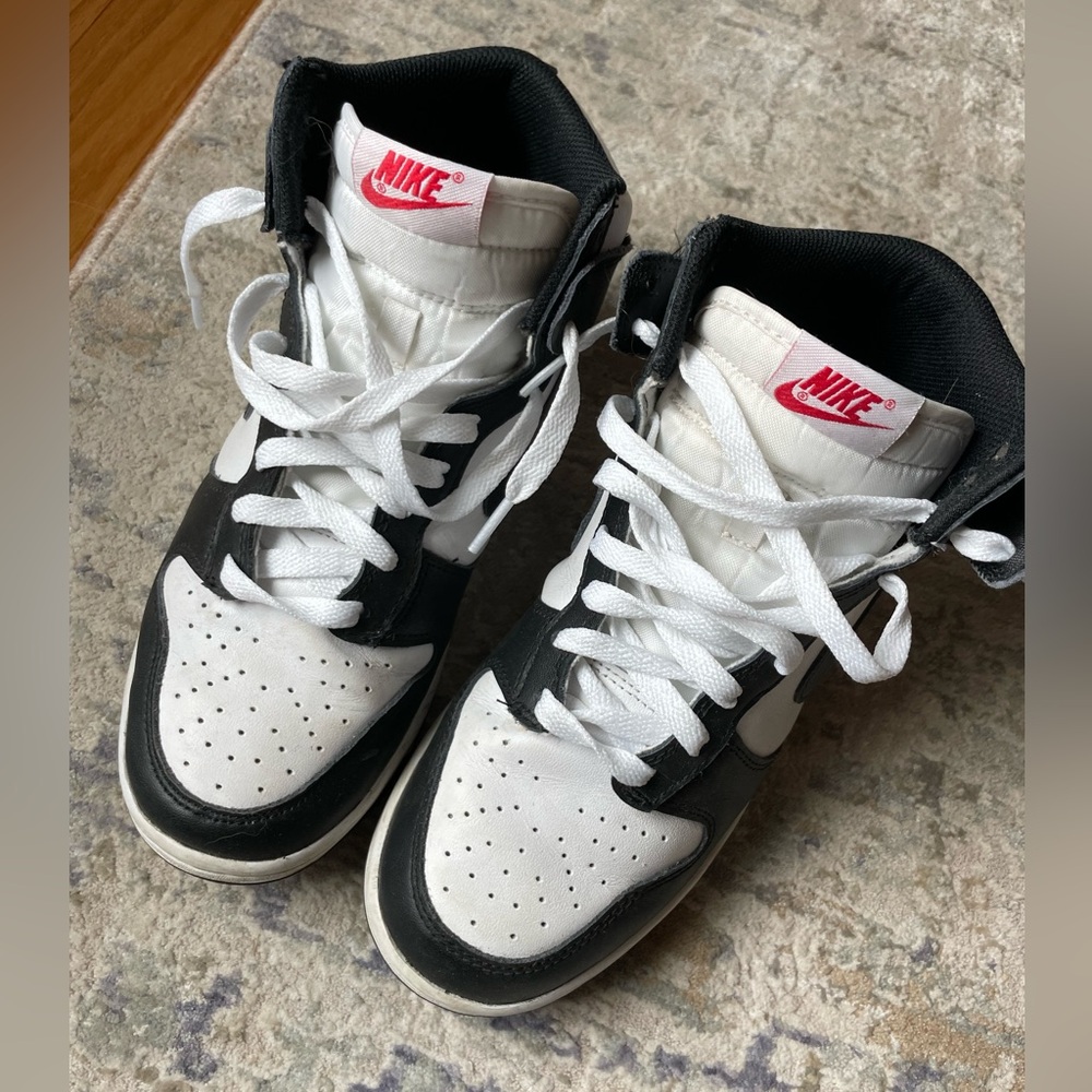Nike Dunks - Picture 2 of 3